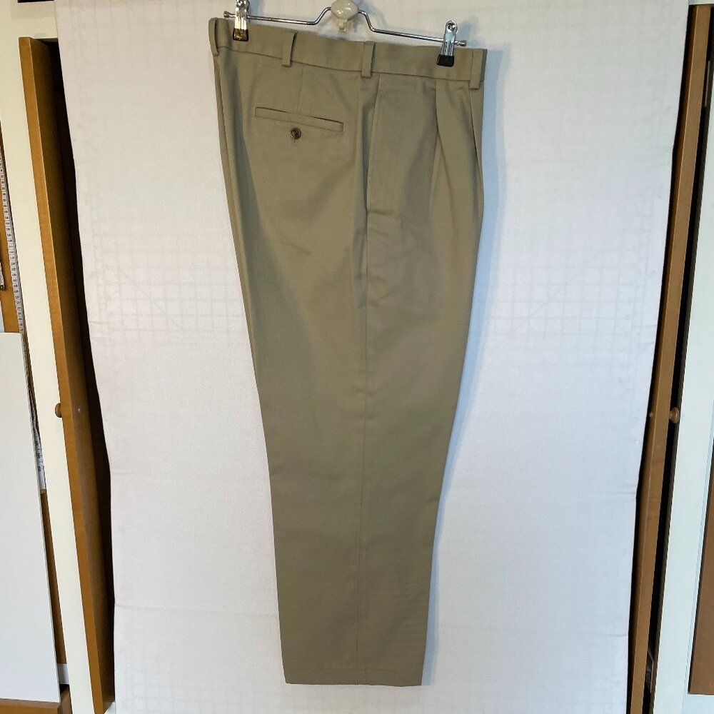 Brooks Brothers Advantage Chino-Elliot,Pleated Front Lt.Tan Size 37/30 *100% cot